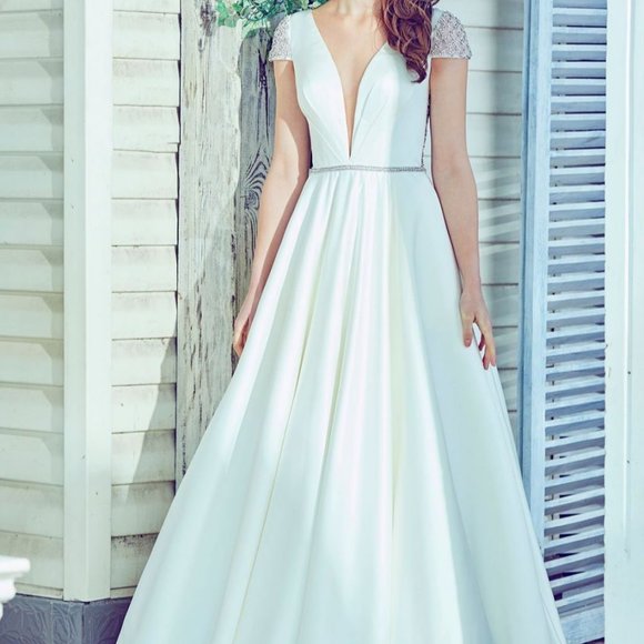 Calla Blanche Paloma Gown - Picture 15 of 15